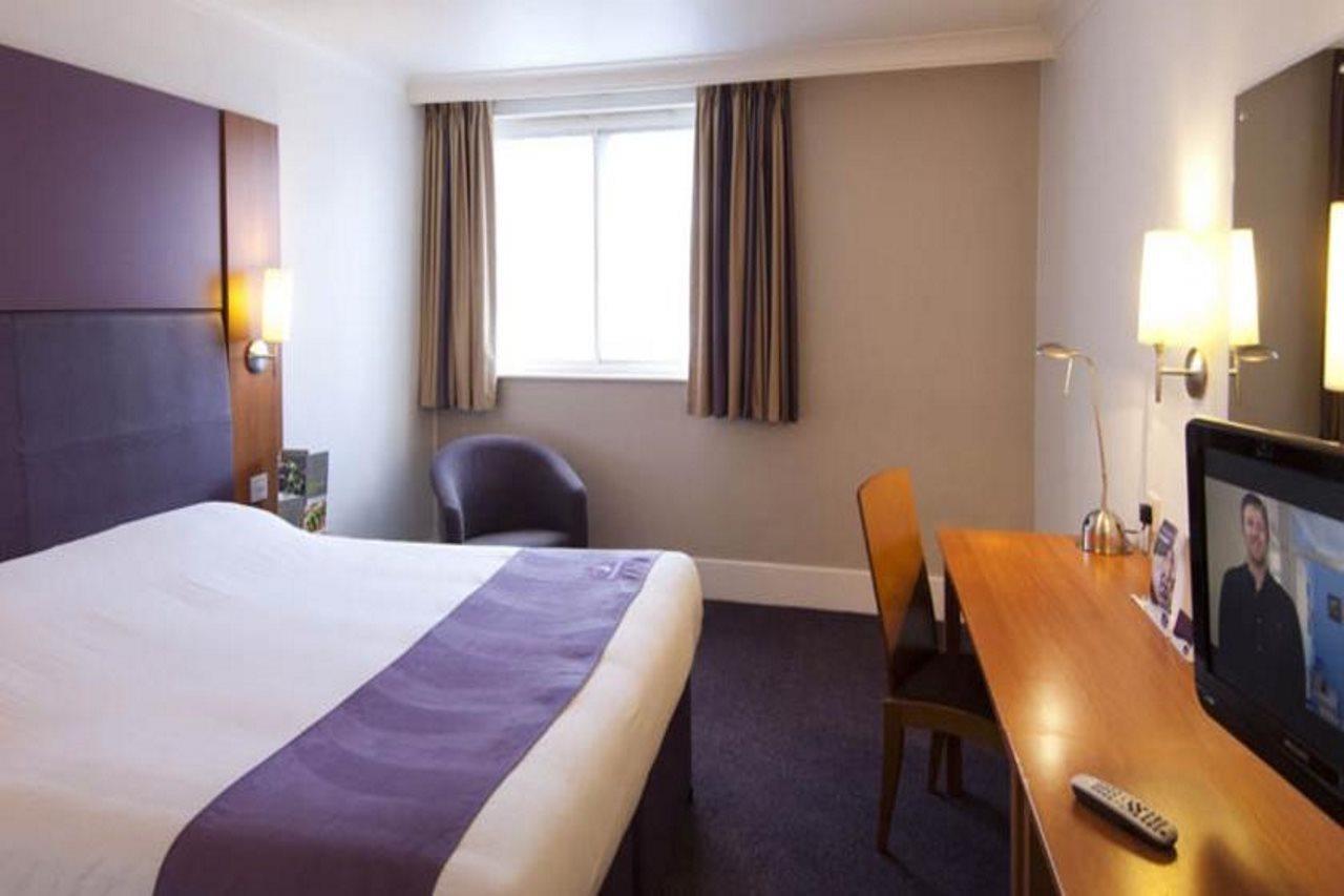 Premier Inn קולצ'סטר מראה חיצוני תמונה